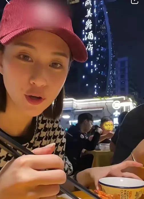 娱乐圈吃小瓜是谁啊图片